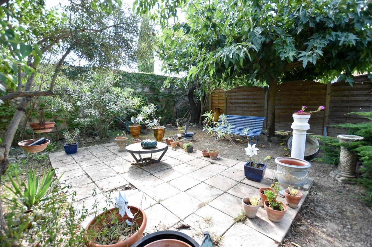 Ferienwohnung Moulin Rose, Parking - Jardin Arles Exterior foto